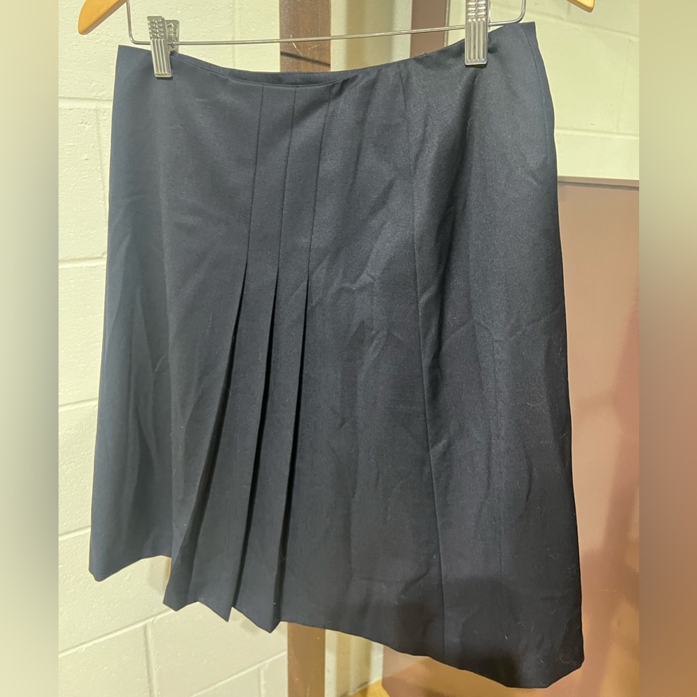 Land’s End suit skirt, navy